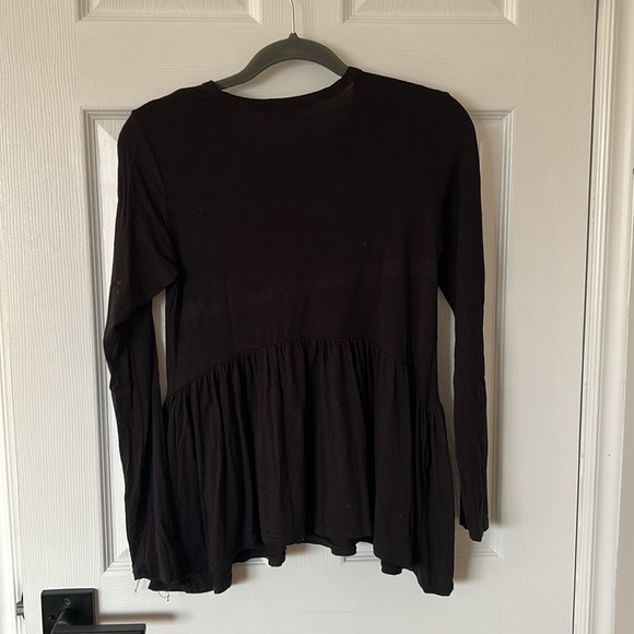 BUNDLE 3/$12 Black Long Sleeve Top with Peplum - Picture 5 of 6